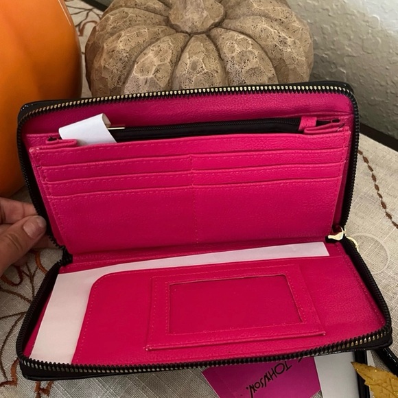 Betsey Johnson Embossed Skull Handbag Set - Picture 8 of 9